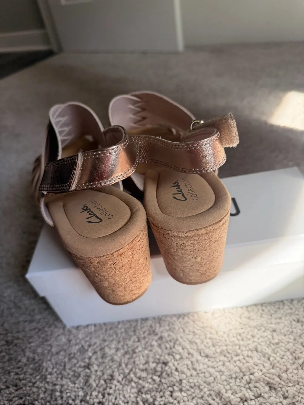 Clarks Metallic Rose Gold Taupe Strappy Slingback Wedge Sandals size 9